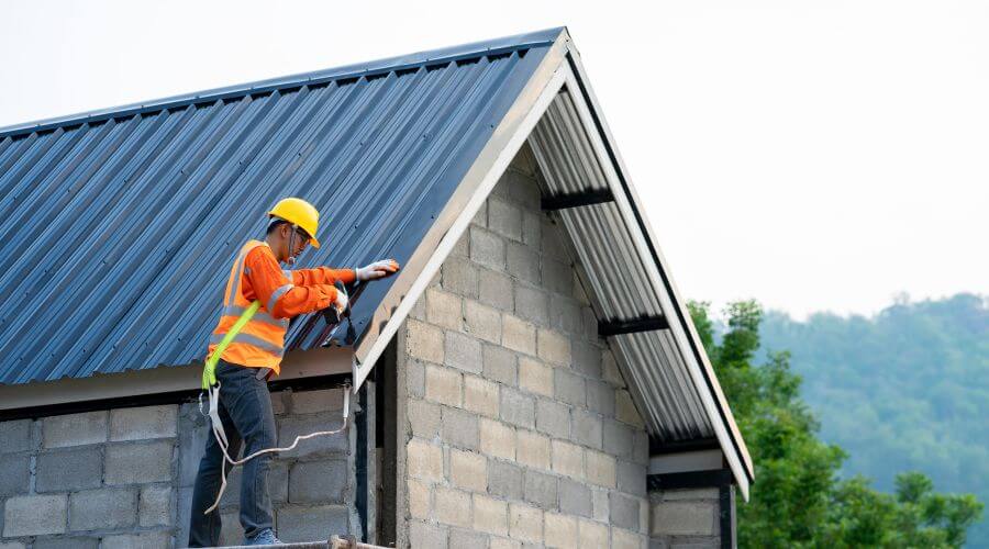 Expert new roof installation services in Sparland, IL